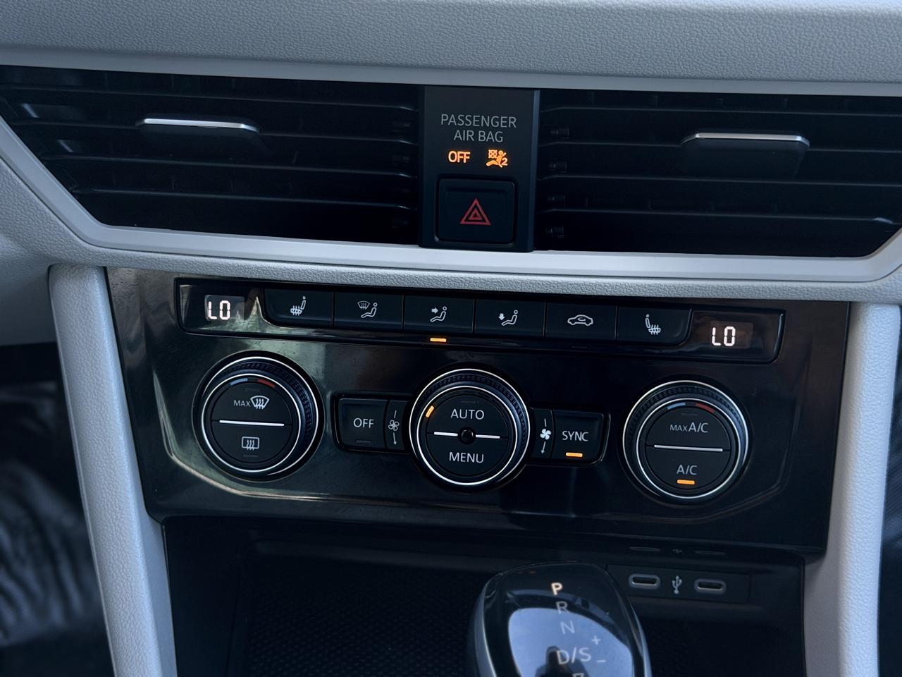 Volkswagen Jetta SE Auto 2024