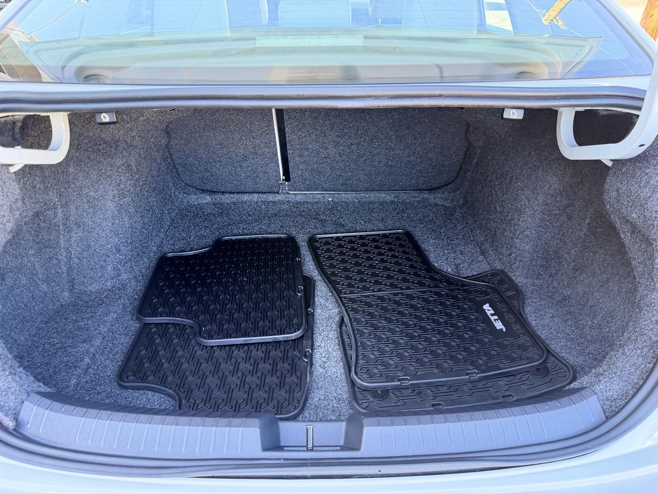 Volkswagen Jetta SE Auto 2024