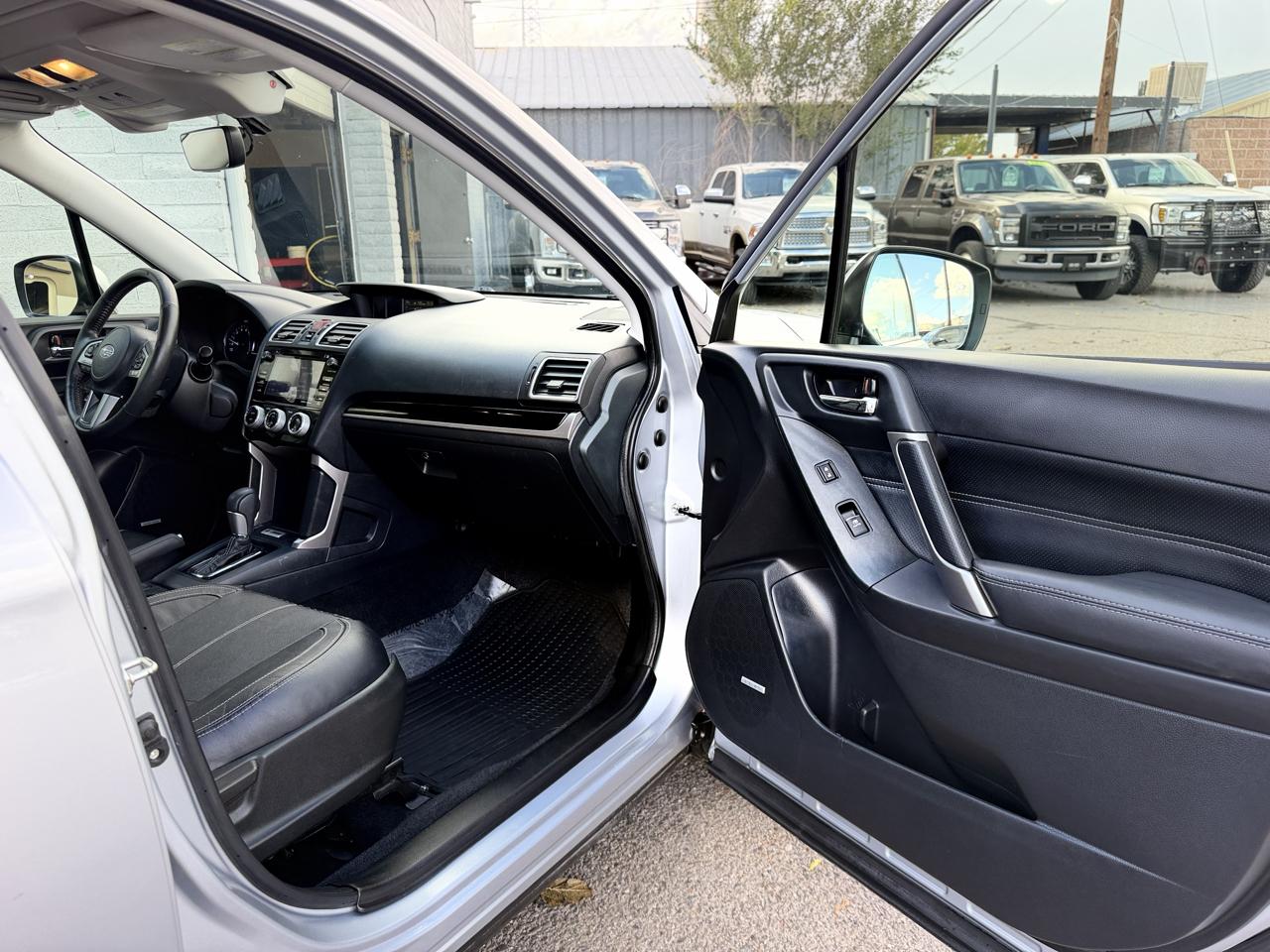 Subaru Forester 2.5i Touring CVT 2017