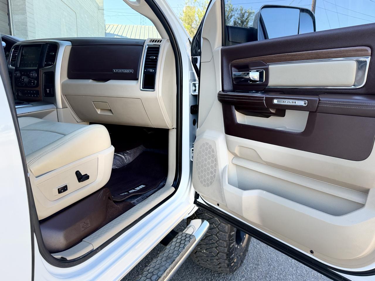 RAM 2500 4WD Crew Cab 149" Laramie 2015