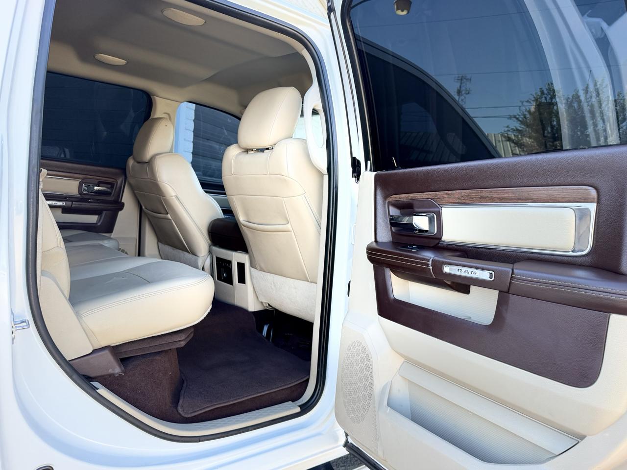RAM 2500 4WD Crew Cab 149" Laramie 2015