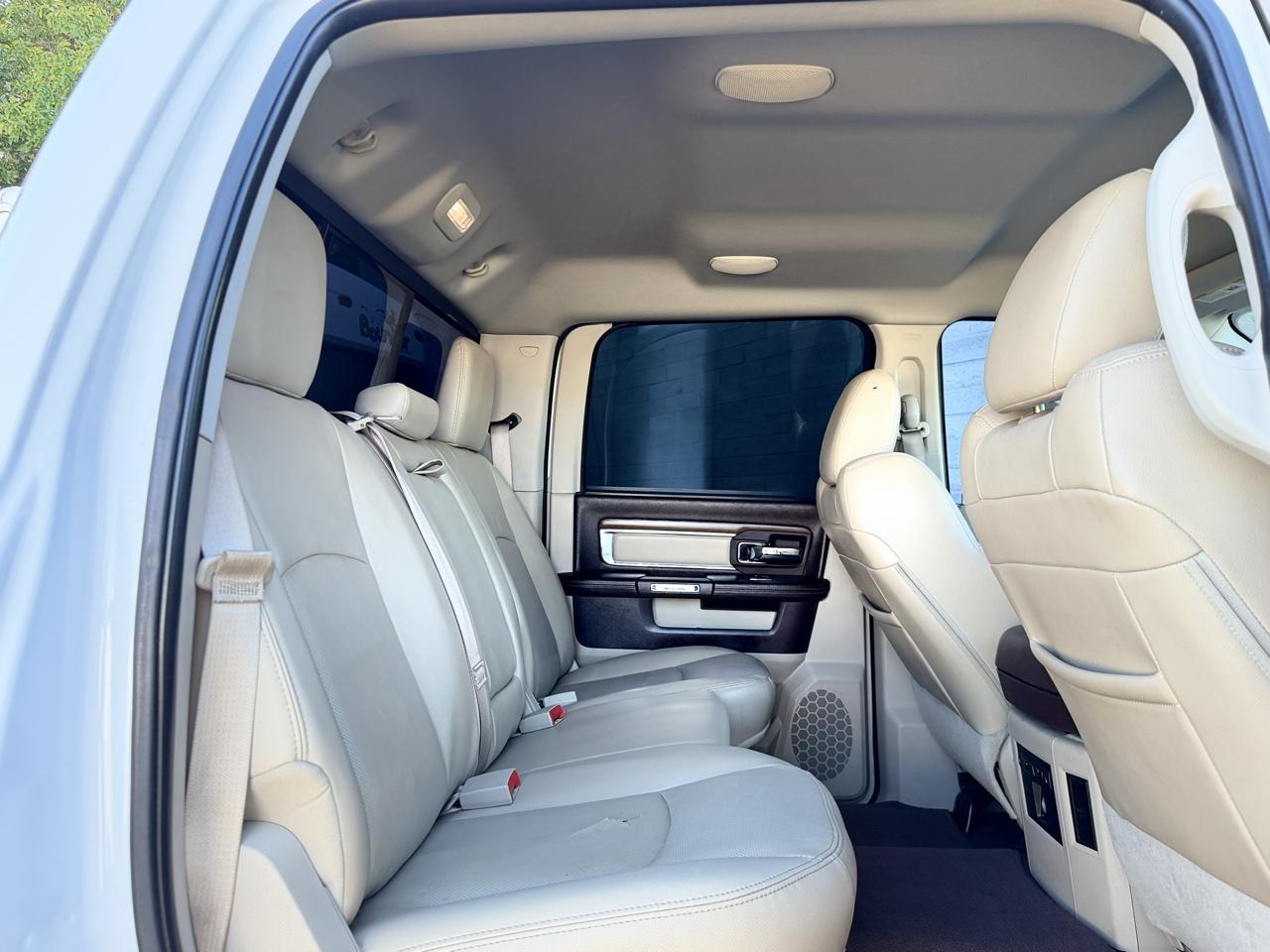 RAM 2500 4WD Crew Cab 149" Laramie 2015