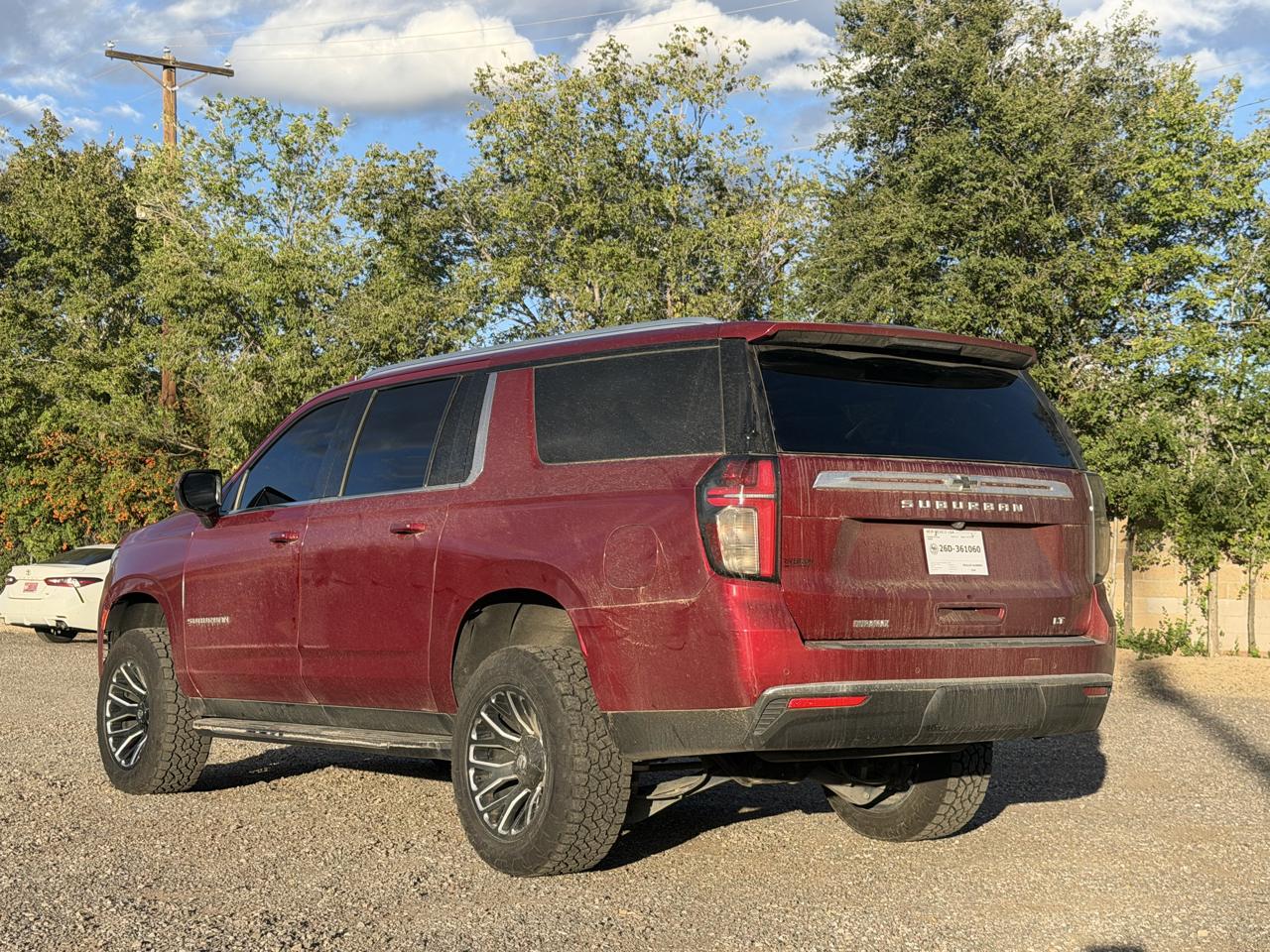 Chevrolet Suburban 4WD 4dr LT 2021