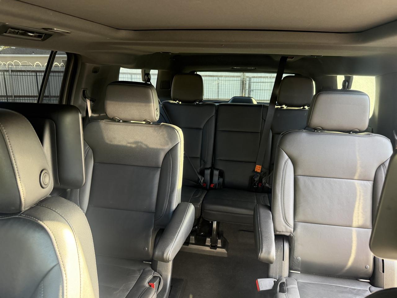 Chevrolet Suburban 4WD 4dr LT 2021