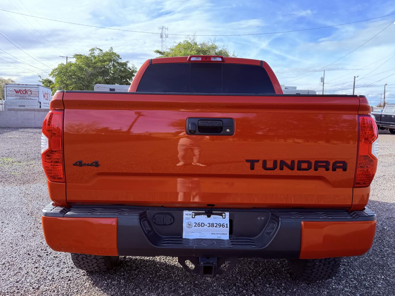 Toyota Tundra 4WD Truck Double Cab 5.7L V8 6-Spd AT SR (Natl) 2015