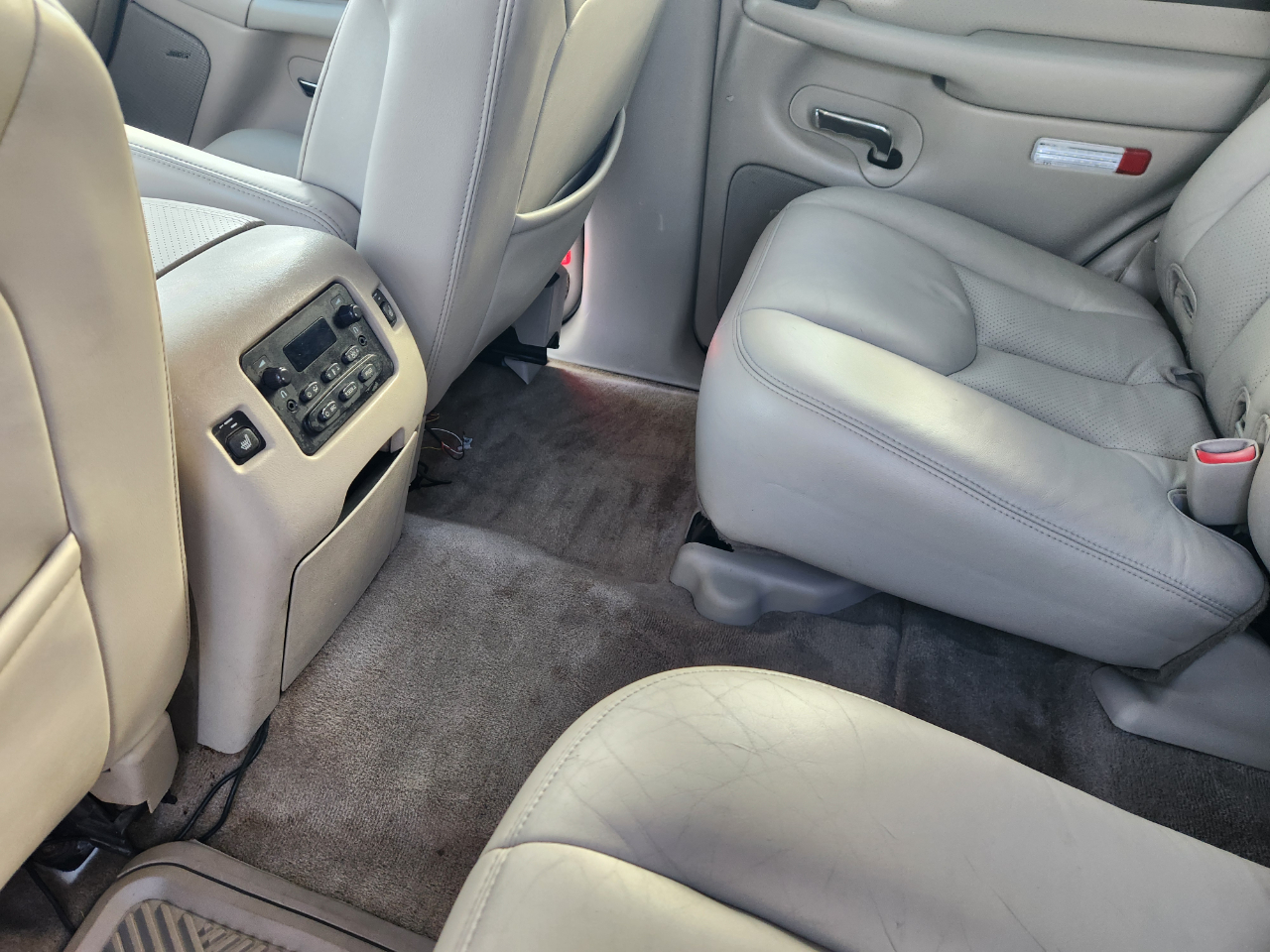 Cadillac Escalade 4dr AWD 2006