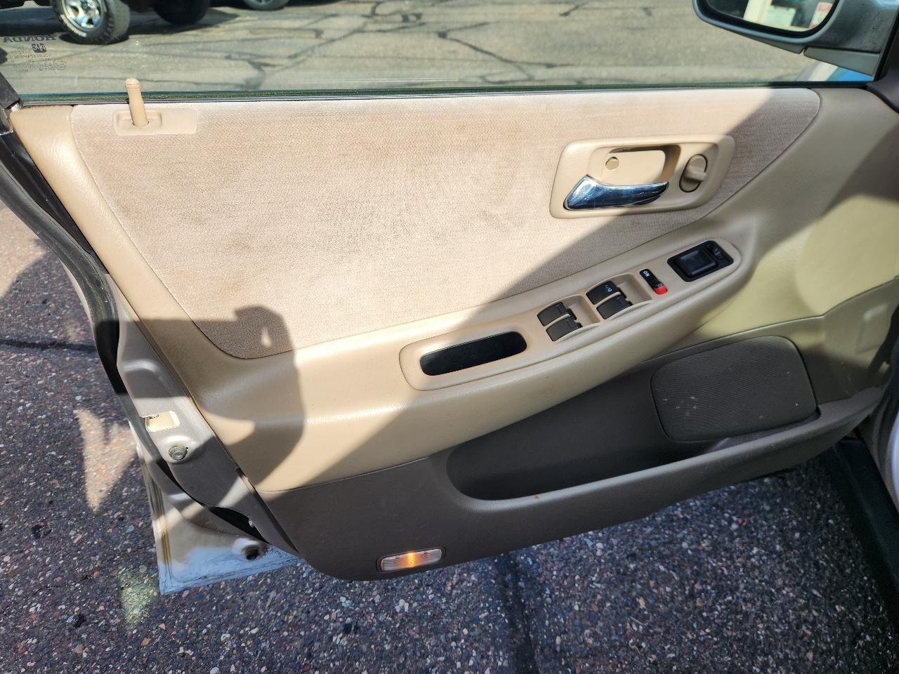 Honda Accord Sdn 4dr Sdn LX Auto 1999