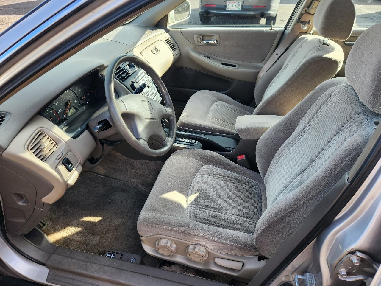 Honda Accord Sdn 4dr Sdn LX Auto 1999