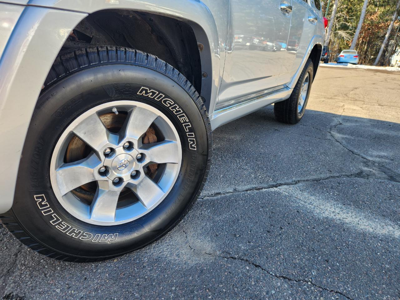 Toyota 4Runner 4WD 4dr V6 Limited (Natl) 2010