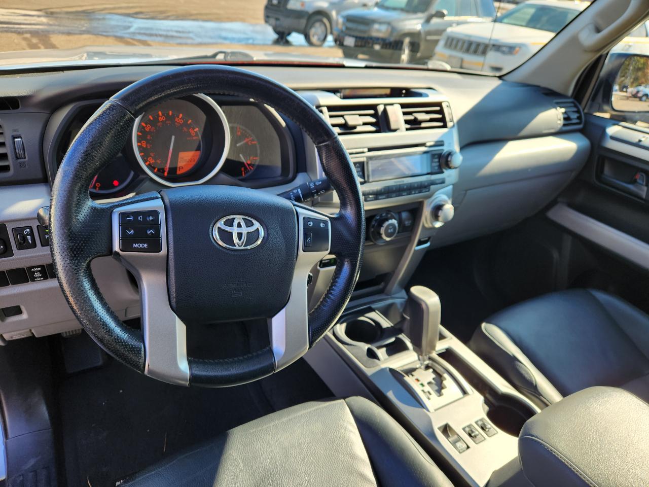 Toyota 4Runner 4WD 4dr V6 Limited (Natl) 2010