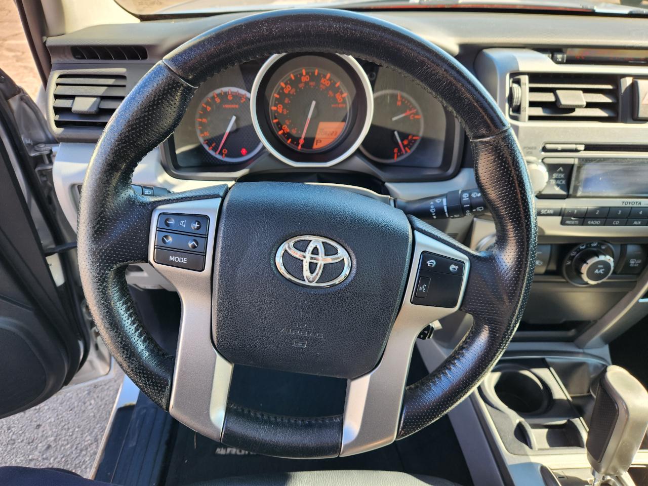 Toyota 4Runner 4WD 4dr V6 Limited (Natl) 2010