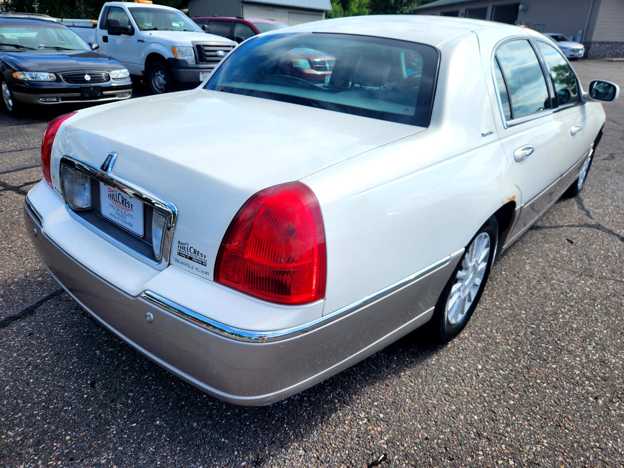 Lincoln Town Car 4dr Sdn Signature 2003