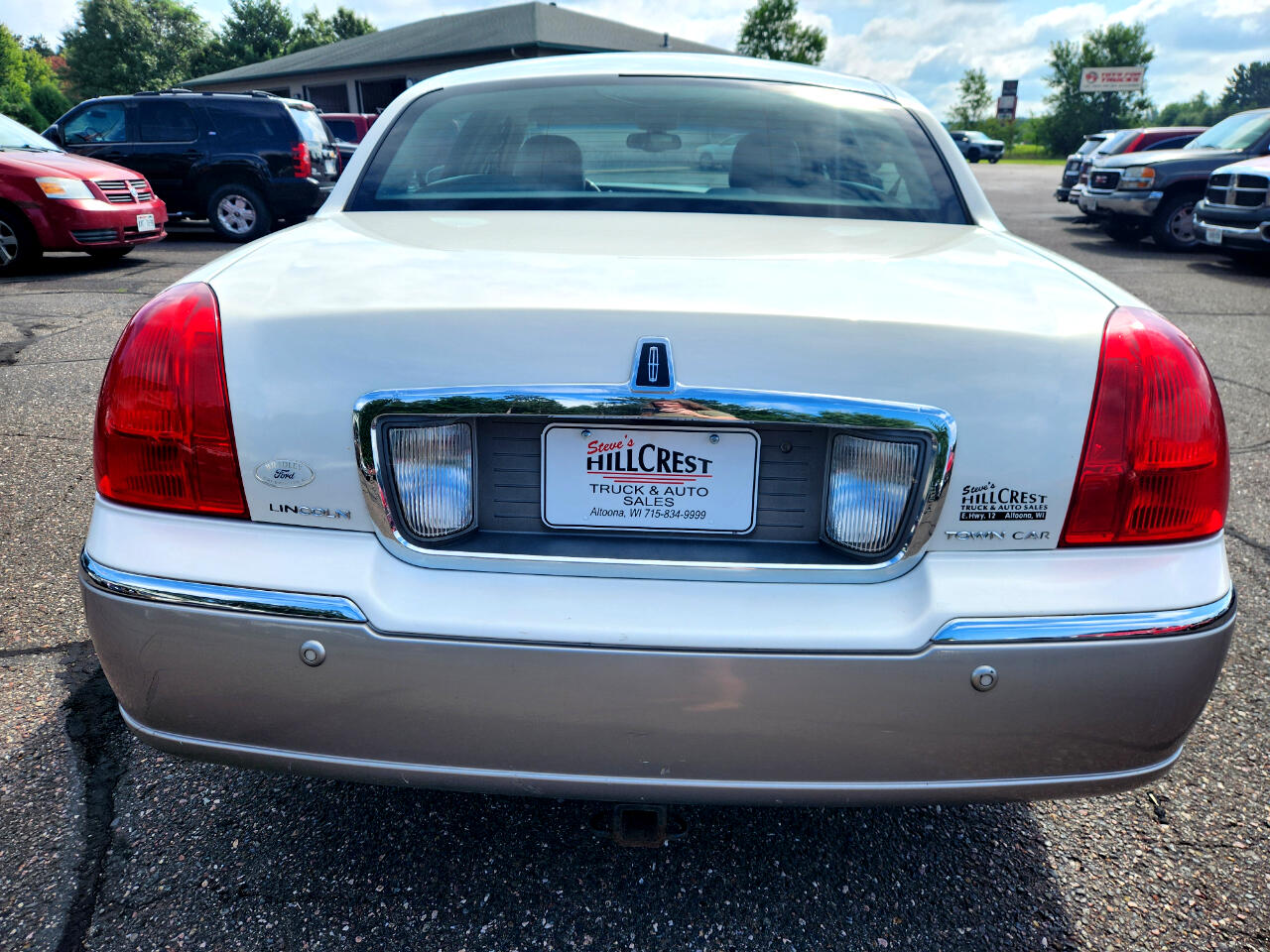 Lincoln Town Car 4dr Sdn Signature 2003