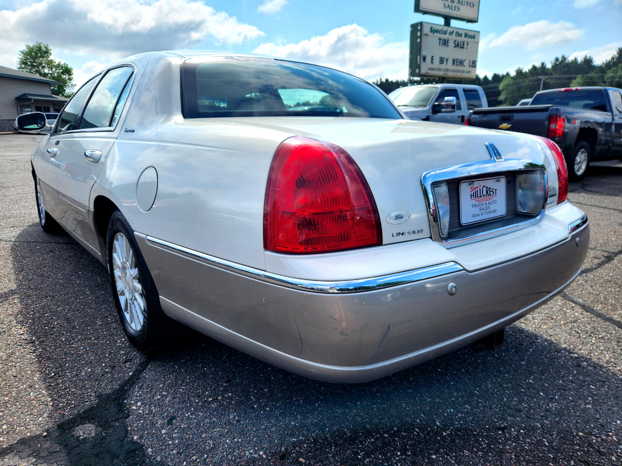 Lincoln Town Car 4dr Sdn Signature 2003