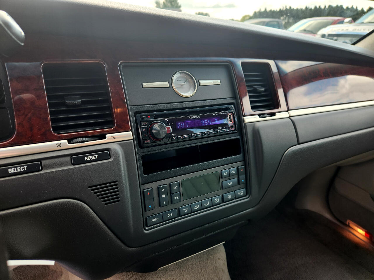 Lincoln Town Car 4dr Sdn Signature 2003