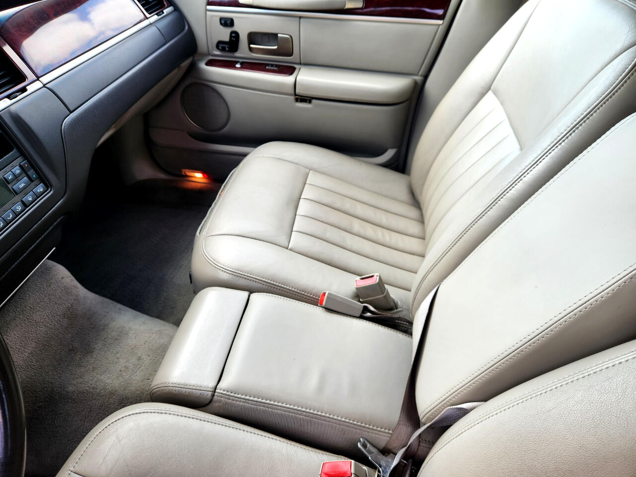 Lincoln Town Car 4dr Sdn Signature 2003