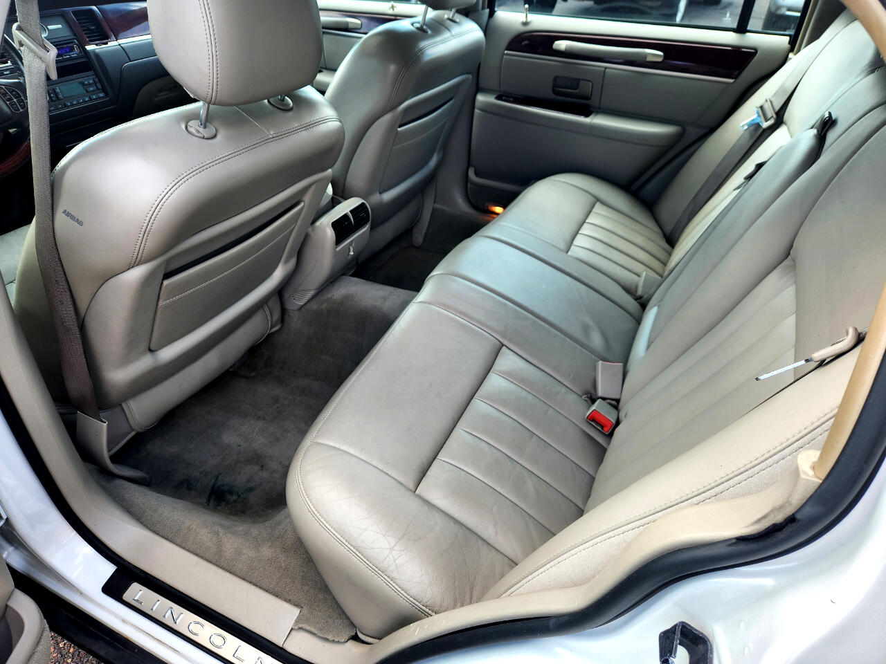 Lincoln Town Car 4dr Sdn Signature 2003