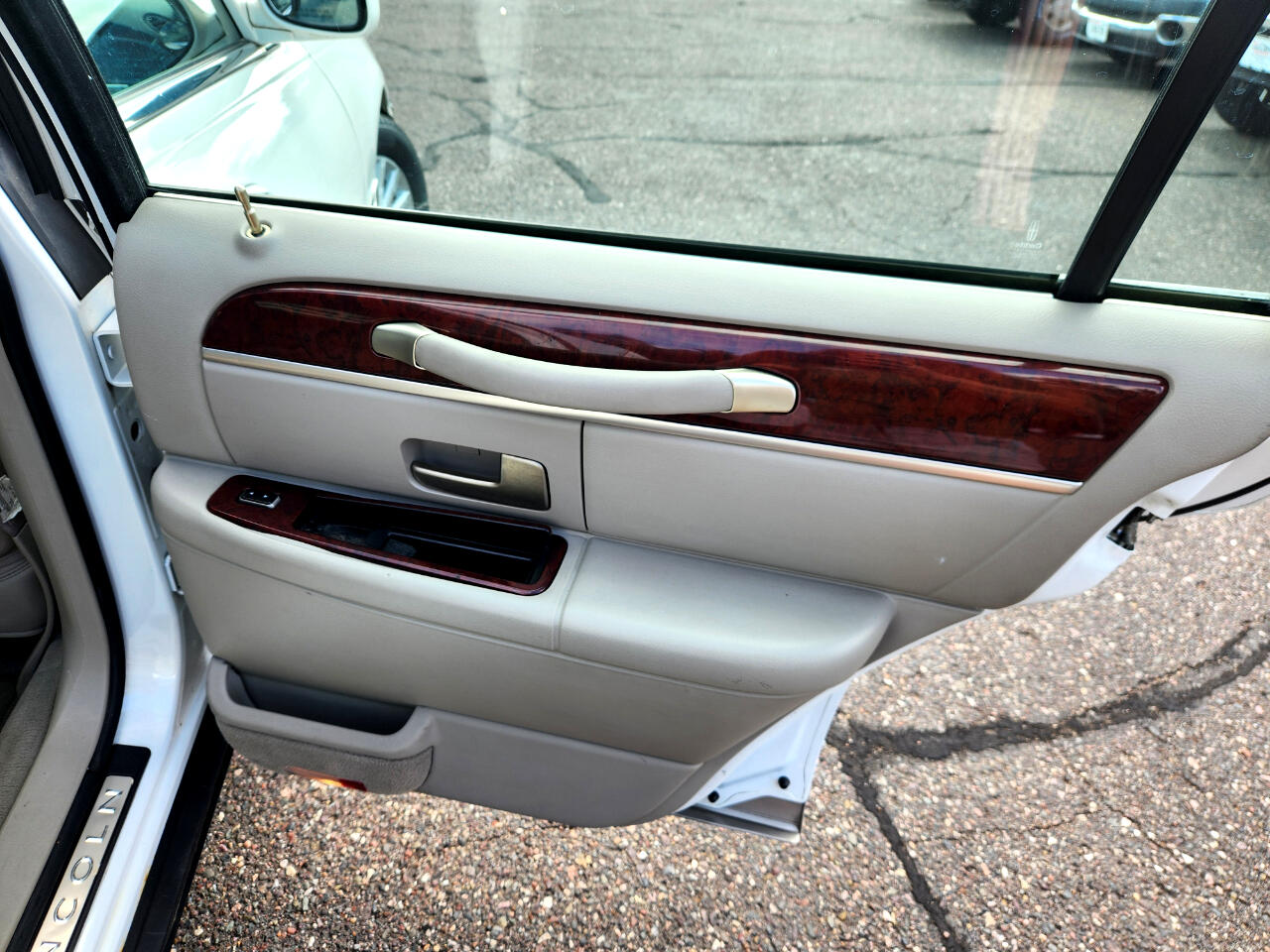 Lincoln Town Car 4dr Sdn Signature 2003