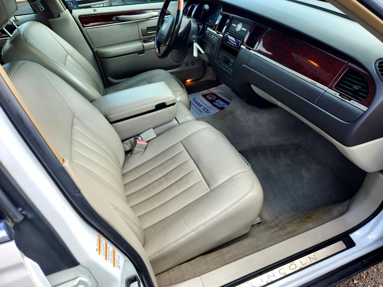 Lincoln Town Car 4dr Sdn Signature 2003