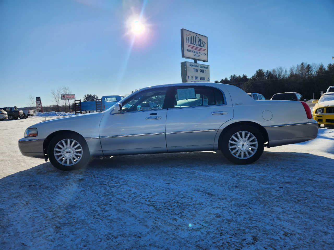 Lincoln Town Car 4dr Sdn Signature 2003