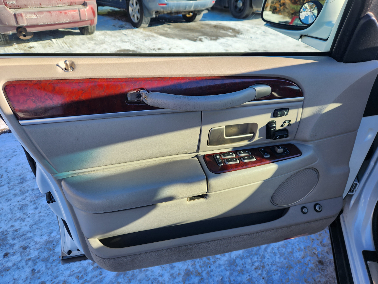 Lincoln Town Car 4dr Sdn Signature 2003