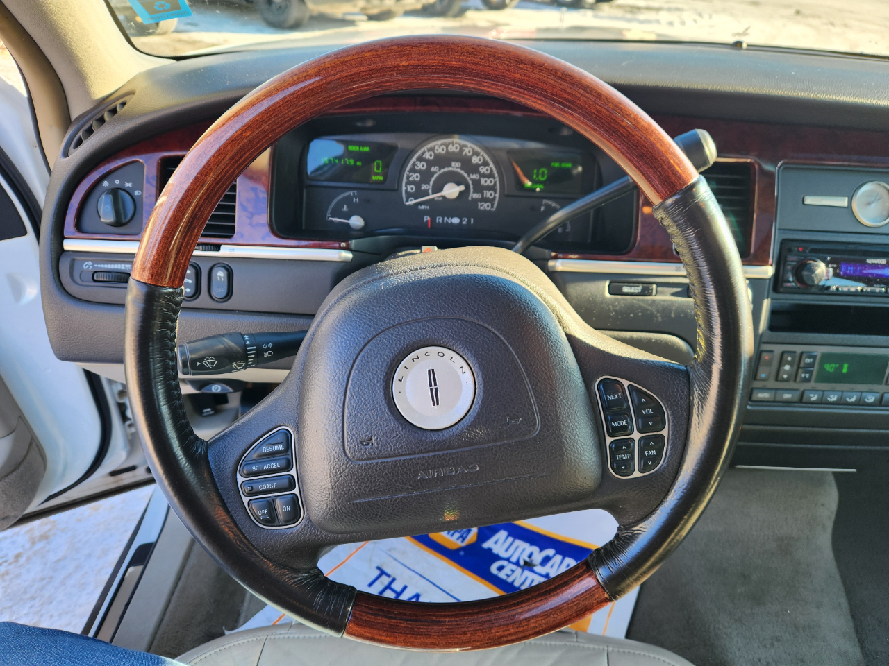 Lincoln Town Car 4dr Sdn Signature 2003