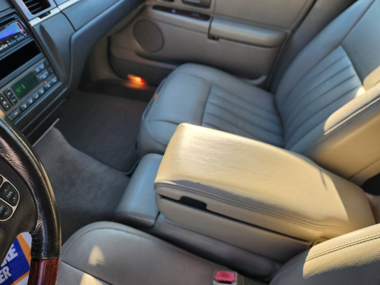 Lincoln Town Car 4dr Sdn Signature 2003