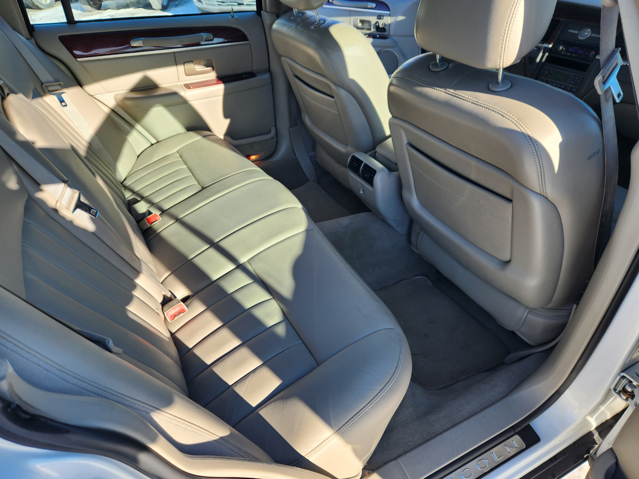 Lincoln Town Car 4dr Sdn Signature 2003