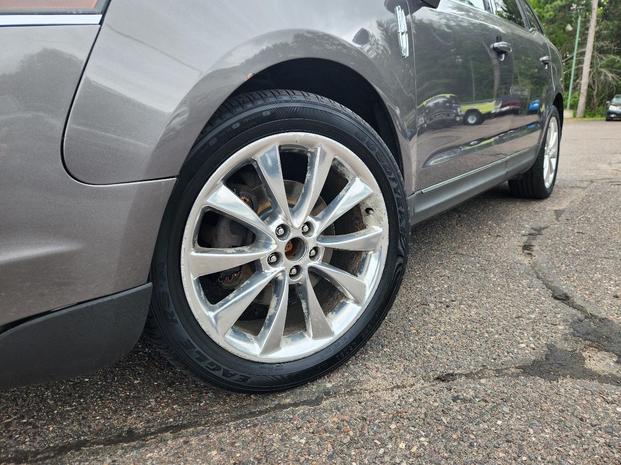 Lincoln MKT 4dr Wgn 3.5L AWD w/EcoBoost 2010