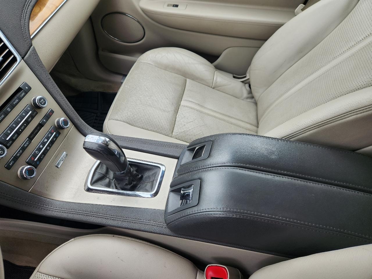 Lincoln MKT 4dr Wgn 3.5L AWD w/EcoBoost 2010