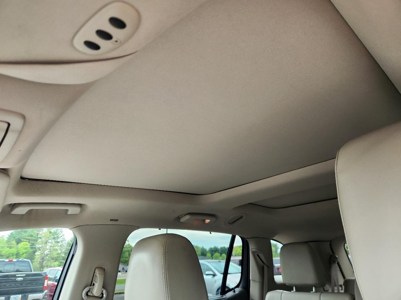 Lincoln MKT 4dr Wgn 3.5L AWD w/EcoBoost 2010