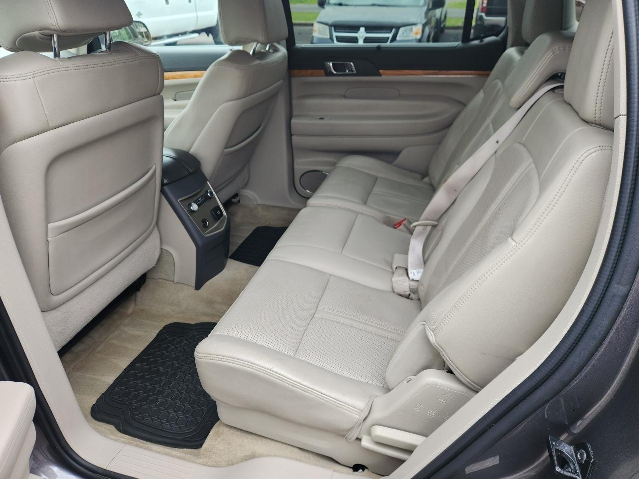 Lincoln MKT 4dr Wgn 3.5L AWD w/EcoBoost 2010