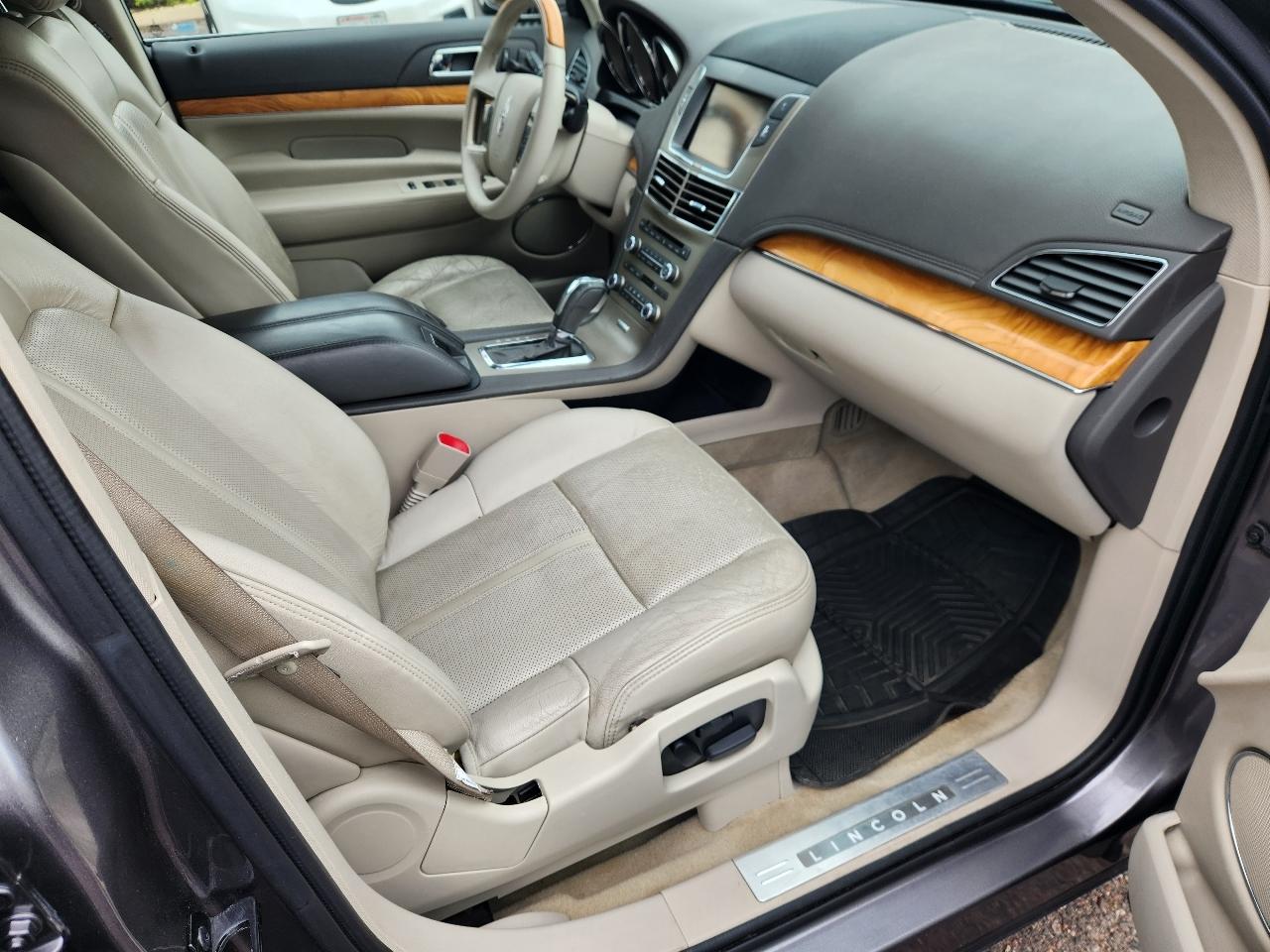 Lincoln MKT 4dr Wgn 3.5L AWD w/EcoBoost 2010
