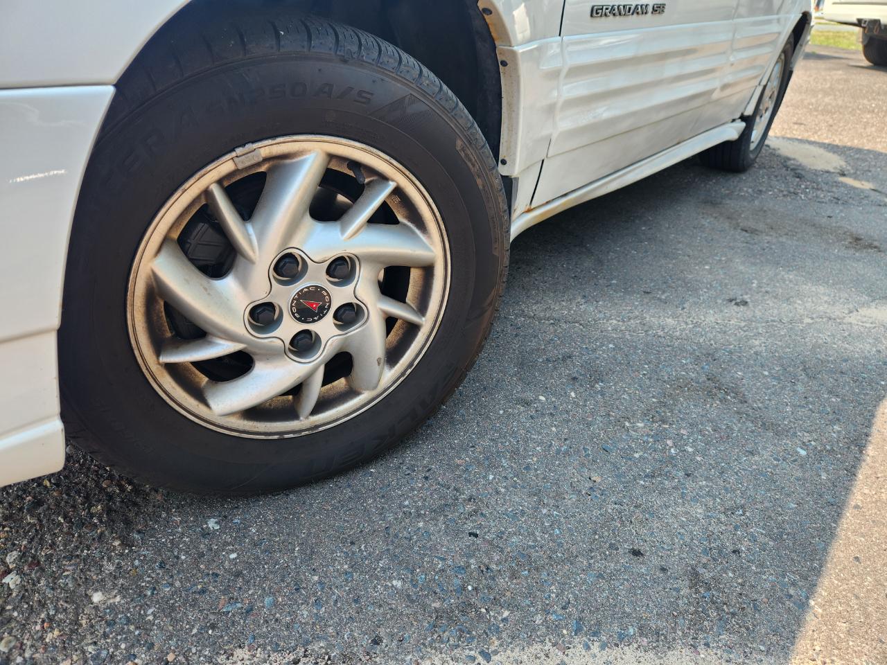 Pontiac Grand Am 4dr Sdn SE1 2001