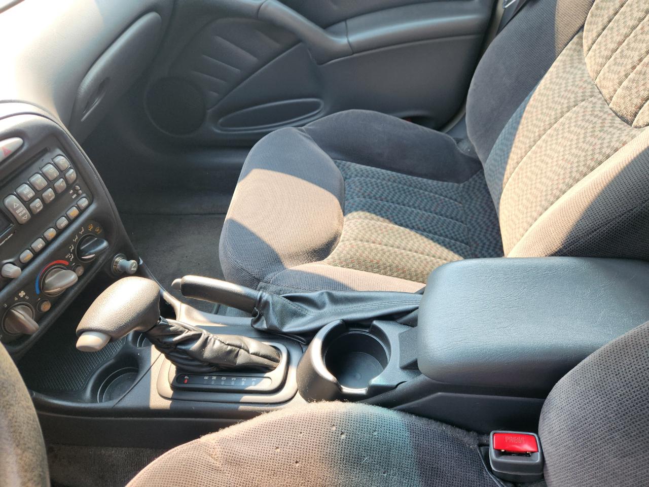 Pontiac Grand Am 4dr Sdn SE1 2001