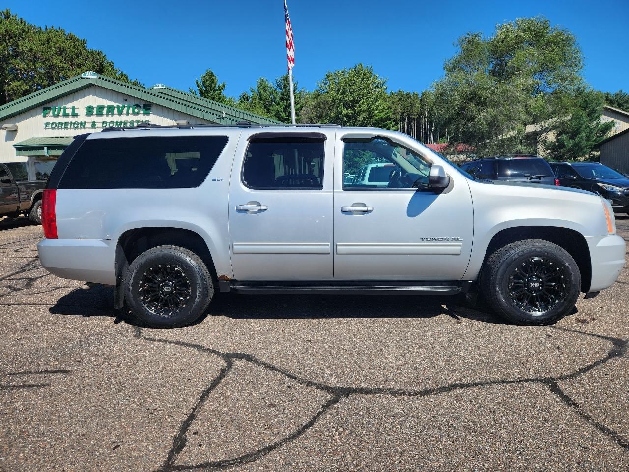 GMC Yukon XL 4WD 4dr 1500 SLT 2012