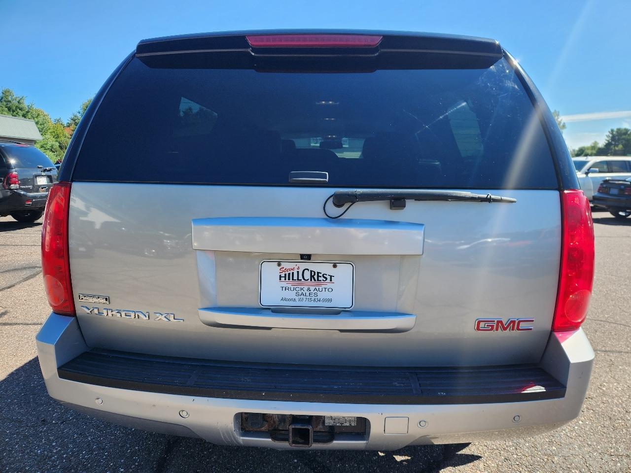 GMC Yukon XL 4WD 4dr 1500 SLT 2012