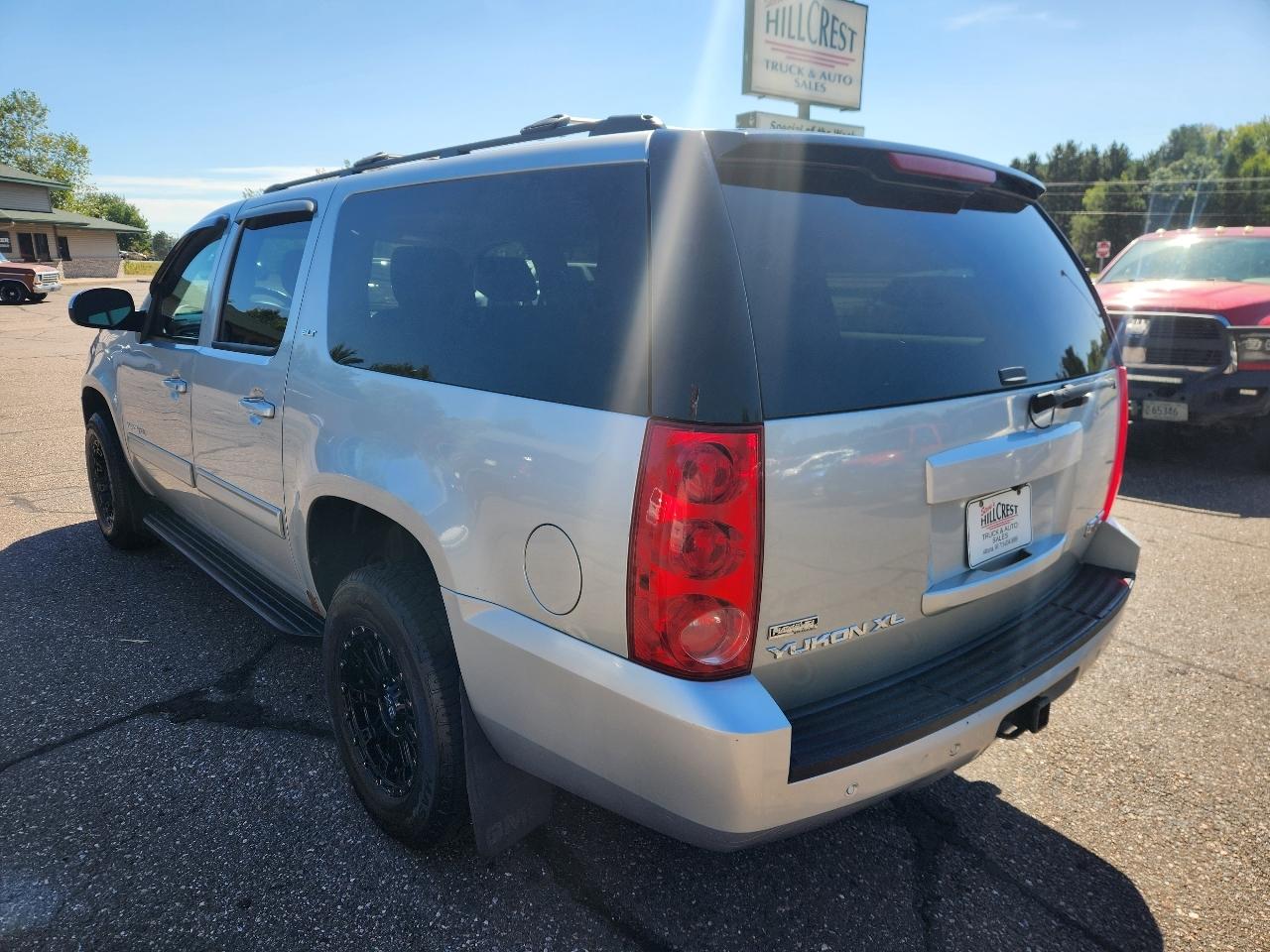 GMC Yukon XL 4WD 4dr 1500 SLT 2012