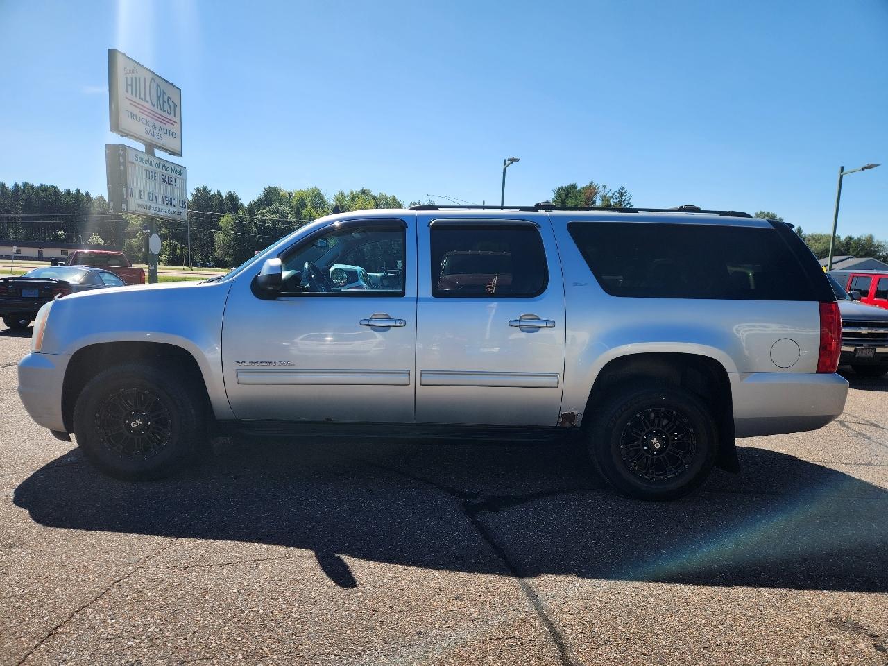 GMC Yukon XL 4WD 4dr 1500 SLT 2012