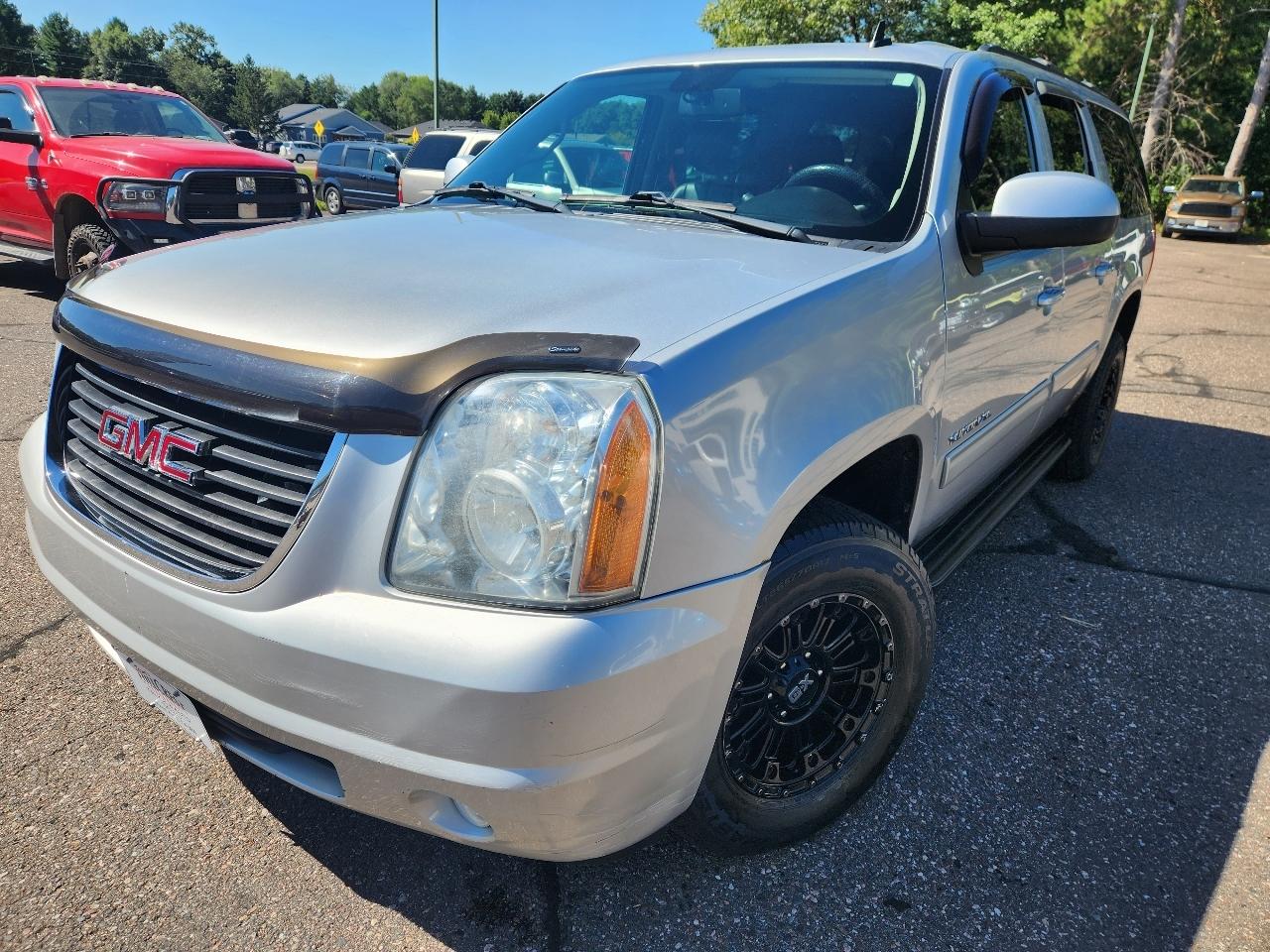 GMC Yukon XL 4WD 4dr 1500 SLT 2012