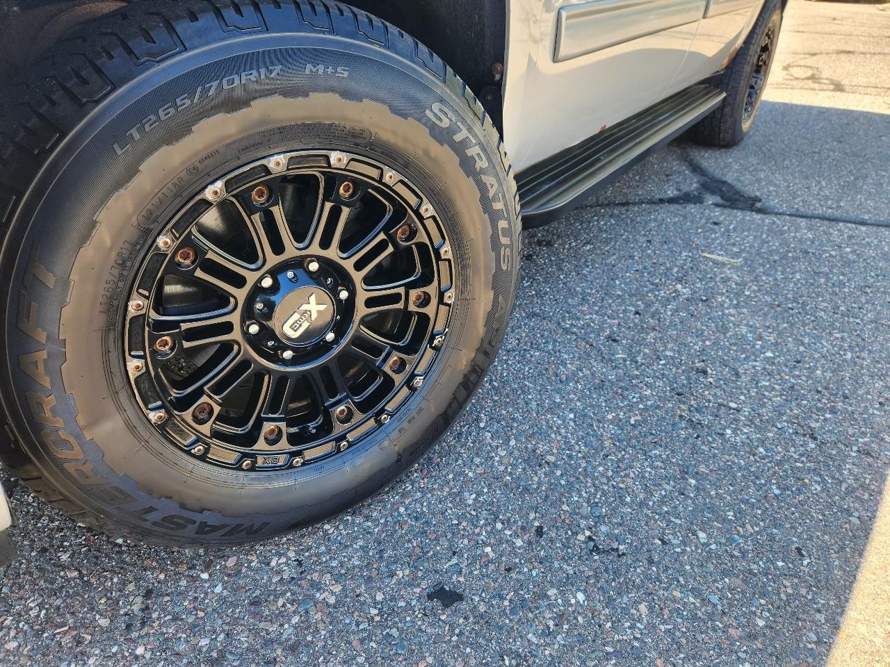 GMC Yukon XL 4WD 4dr 1500 SLT 2012