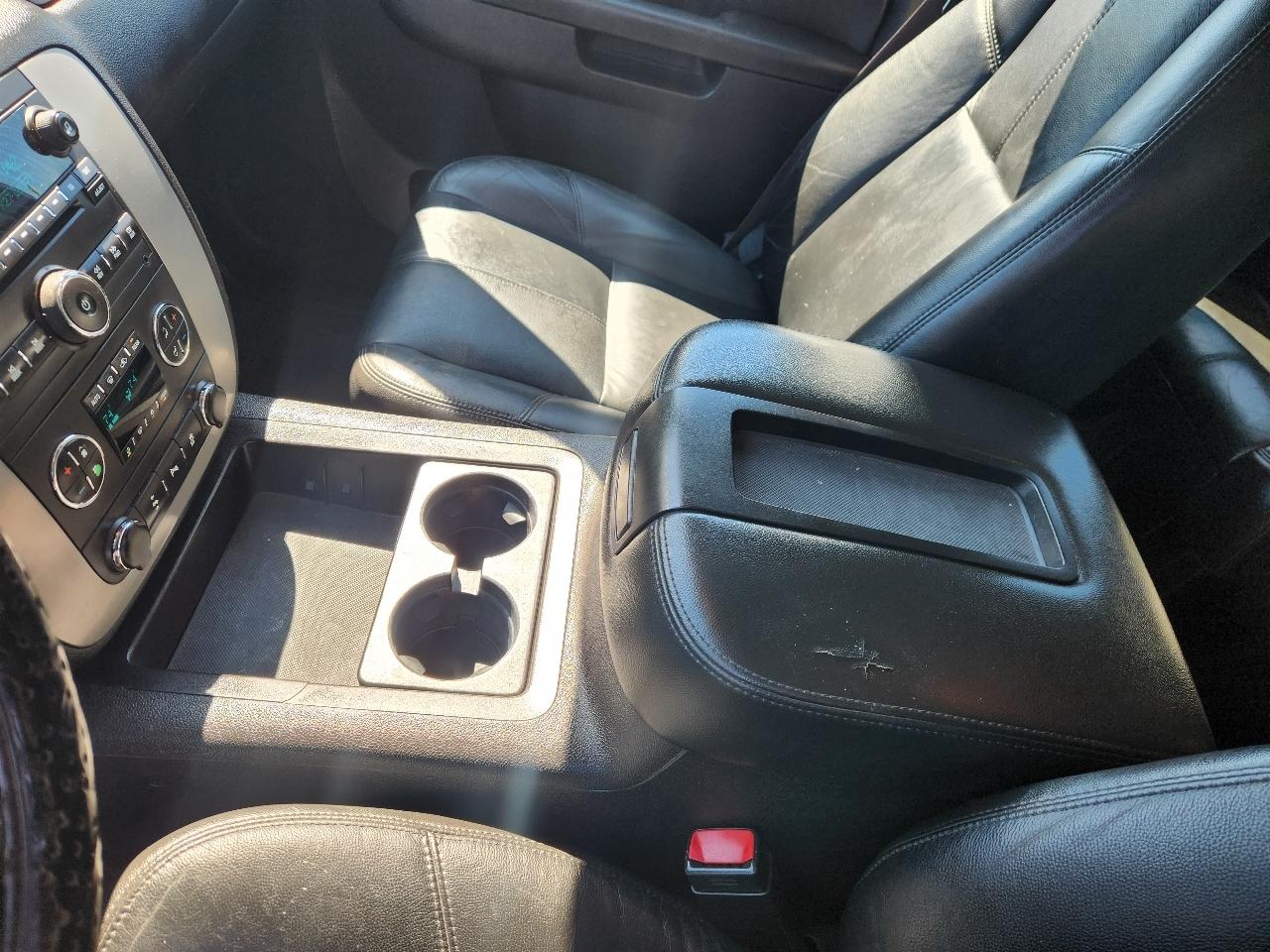 GMC Yukon XL 4WD 4dr 1500 SLT 2012