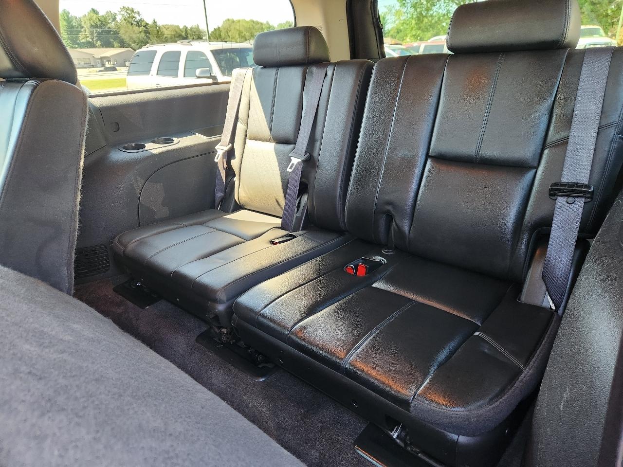 GMC Yukon XL 4WD 4dr 1500 SLT 2012