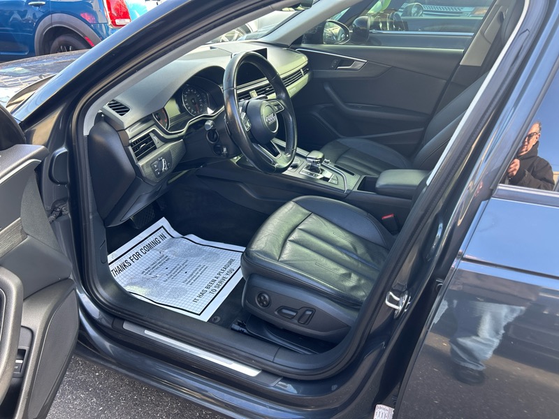 Audi A4 2.0T Premium quattro Sedan 2017