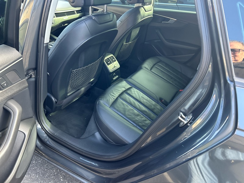 Audi A4 2.0T Premium quattro Sedan 2017