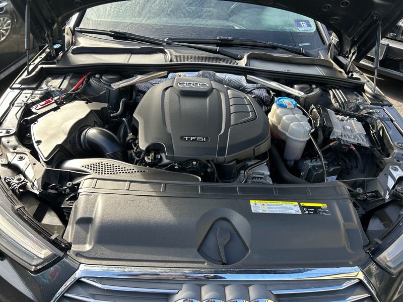 Audi A4 2.0T Premium quattro Sedan 2017