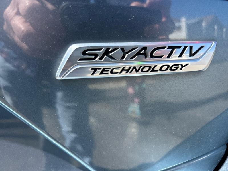 Mazda MAZDA3 i Sport AT 5-Door 2015