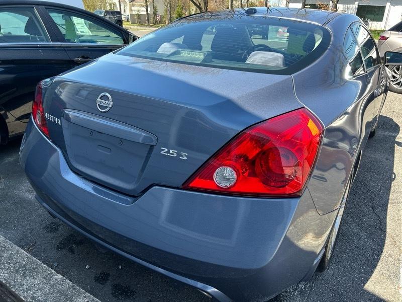 Nissan Altima 2.5 S Coupe 2010