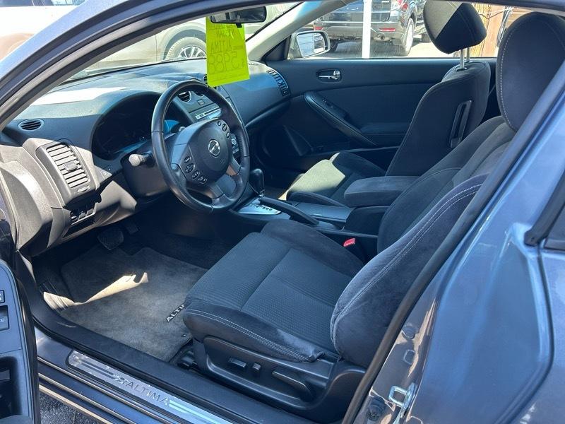 Nissan Altima 2.5 S Coupe 2010