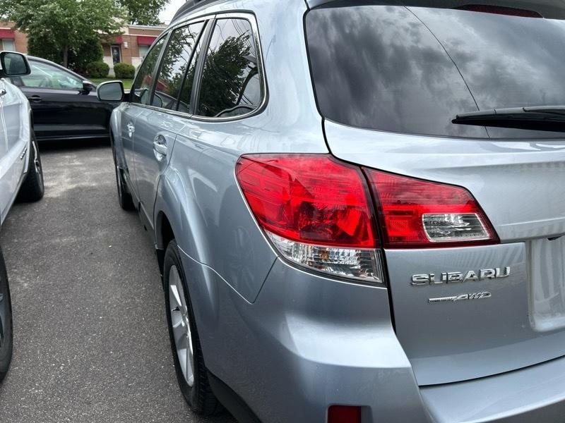 Subaru Outback 2.5i Premium 2013